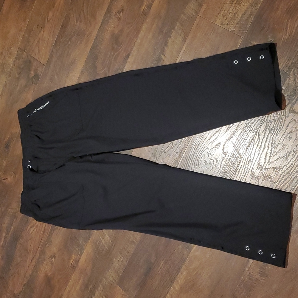 Elle black scrub pants size medium petite